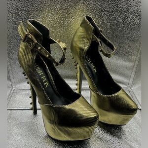 Paper Fox Zora Gold Metallic Platforms Size 7.5‎ Studs Halloween Night Out Party